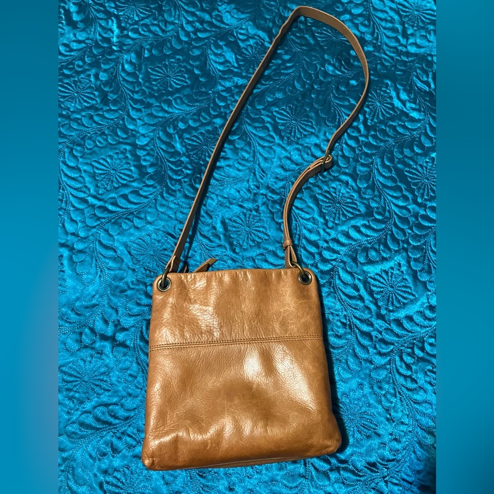 Leather crossbody bag by Margot, lots of compartments!